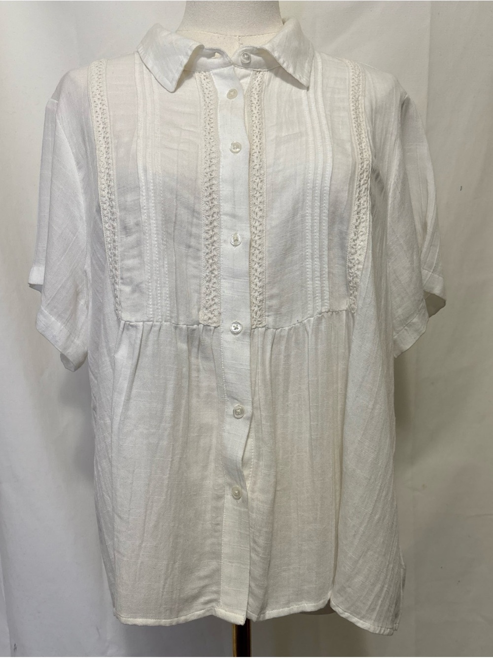 Lucky Brand White Button-Front Pintuck Lace Blouse. Size Large. EUC.